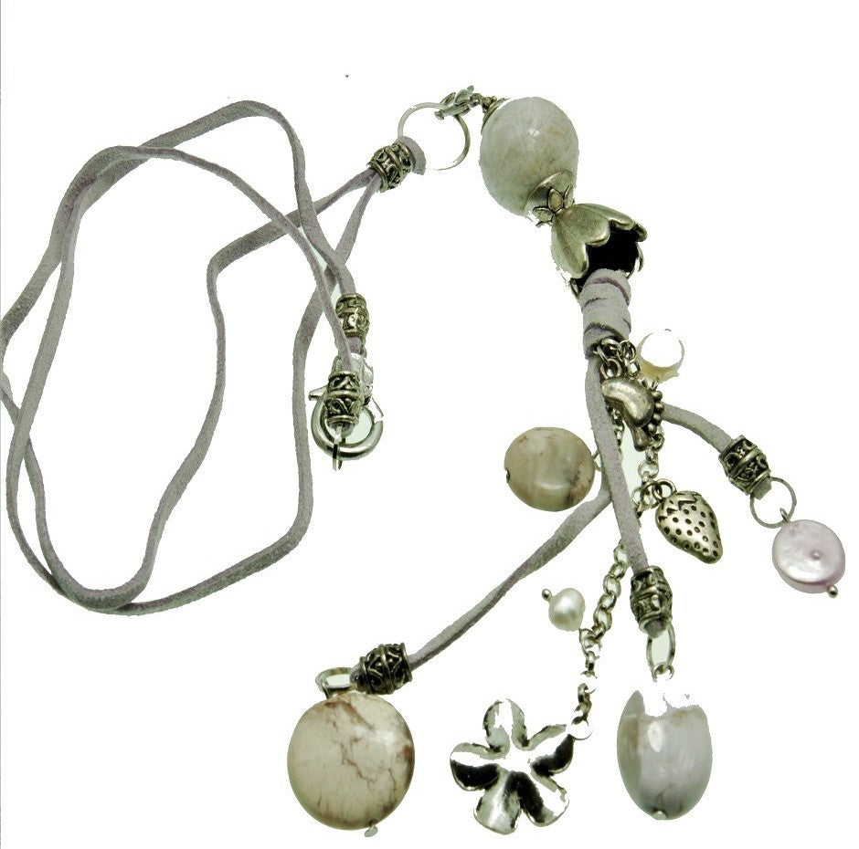 Langt sommerkjede og øredobber i ekte perler